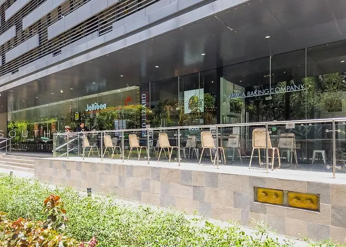 Furnished 1-bedroom In Avida Towers Riala, It Park With Fast Wifi, Netflix, Pool And Apartment Cebu