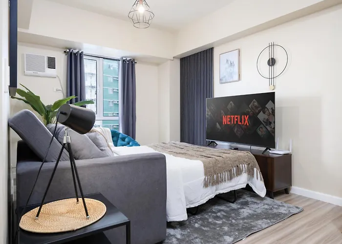 Apartment Furnished 1-bedroom In Avida Towers Riala, It Park With Fast Wifi, Netflix, Pool And Cebu
