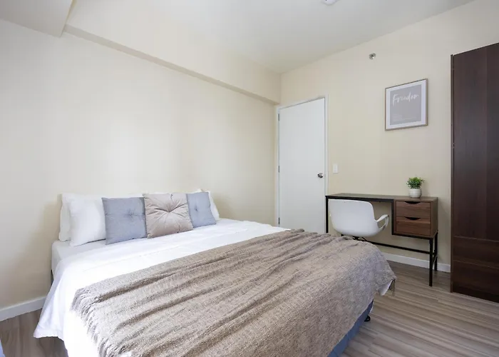 Furnished 1-bedroom In Avida Towers Riala, It Park With Fast Wifi, Netflix, Pool And