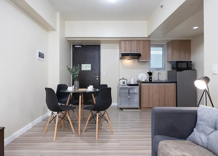 Furnished 1-bedroom In Avida Towers Riala, It Park With Fast Wifi, Netflix, Pool And Apartment