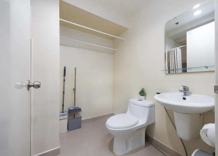 Furnished 1-bedroom In Avida Towers Riala, It Park With Fast Wifi, Netflix, Pool And Apartment Cebu